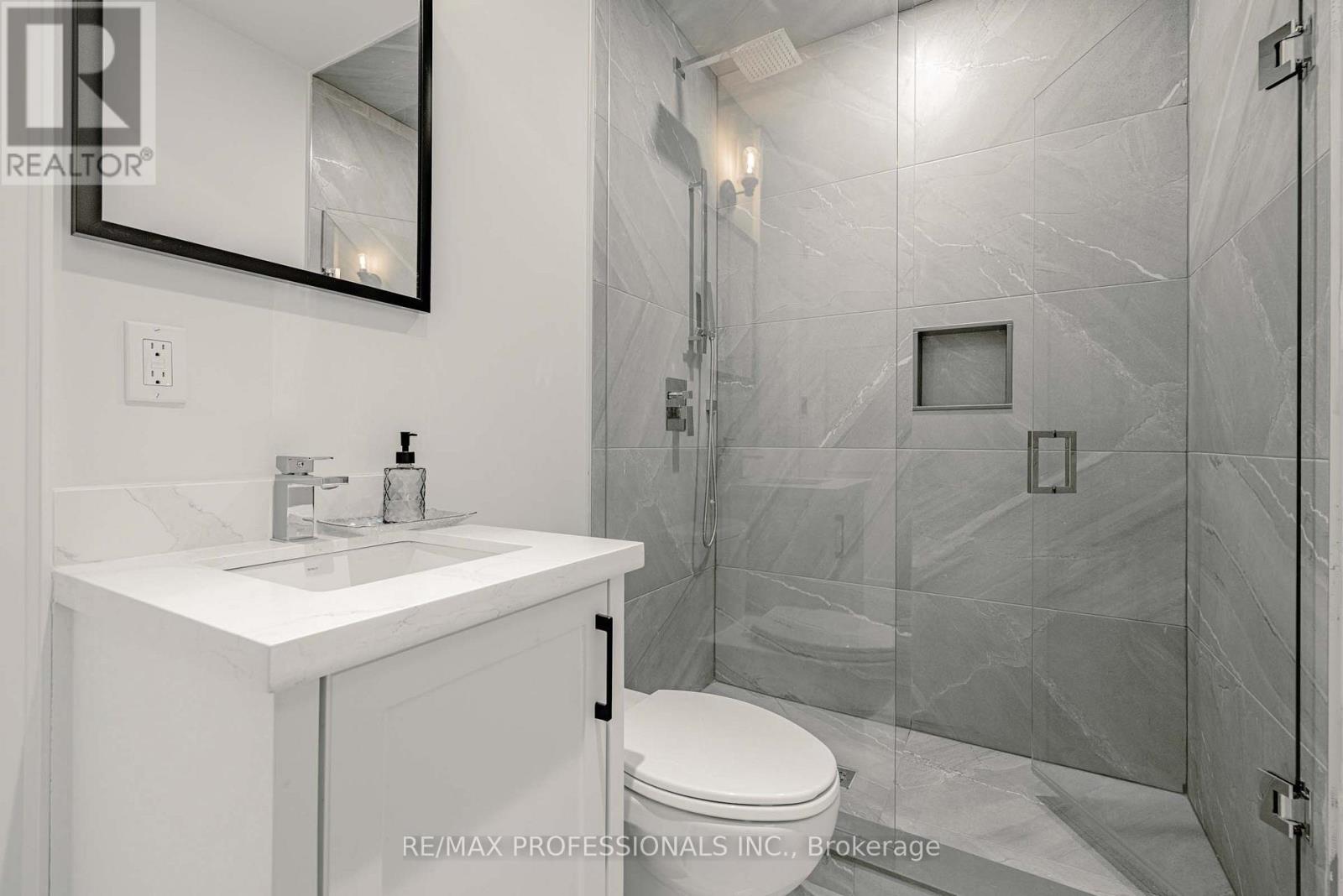 152 Wells Street, Aurora, Ontario  L4G 1T7 - Photo 38 - N12562258