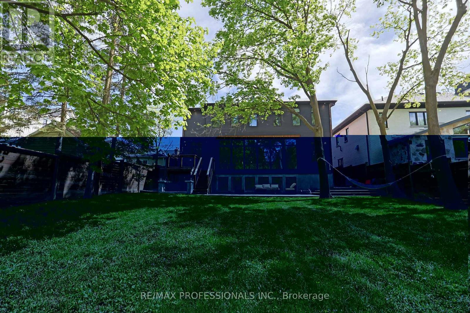 152 Wells Street, Aurora, Ontario  L4G 1T7 - Photo 40 - N12562258