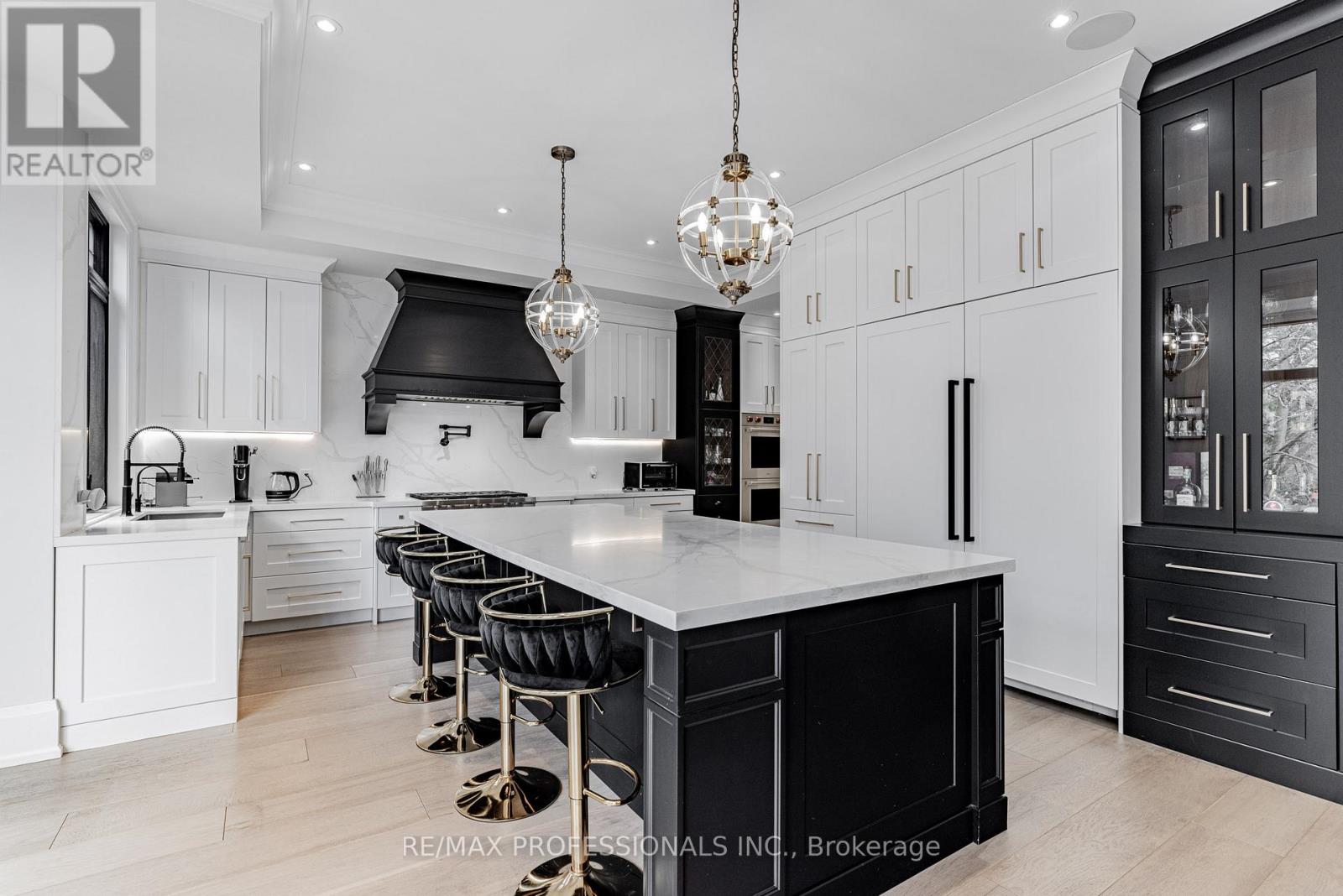 152 Wells Street, Aurora, Ontario  L4G 1T7 - Photo 6 - N12562258