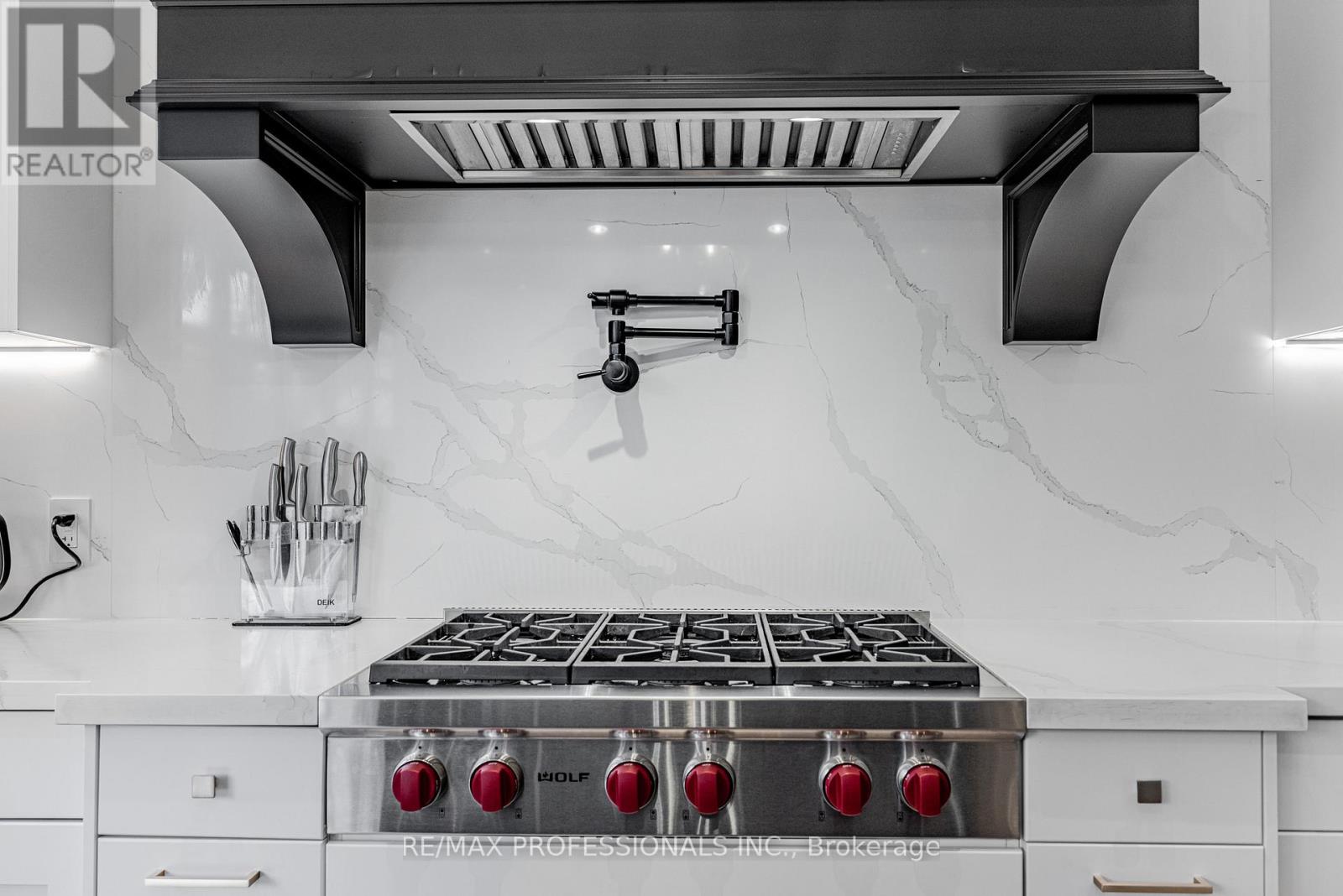 152 Wells Street, Aurora, Ontario  L4G 1T7 - Photo 8 - N12562258