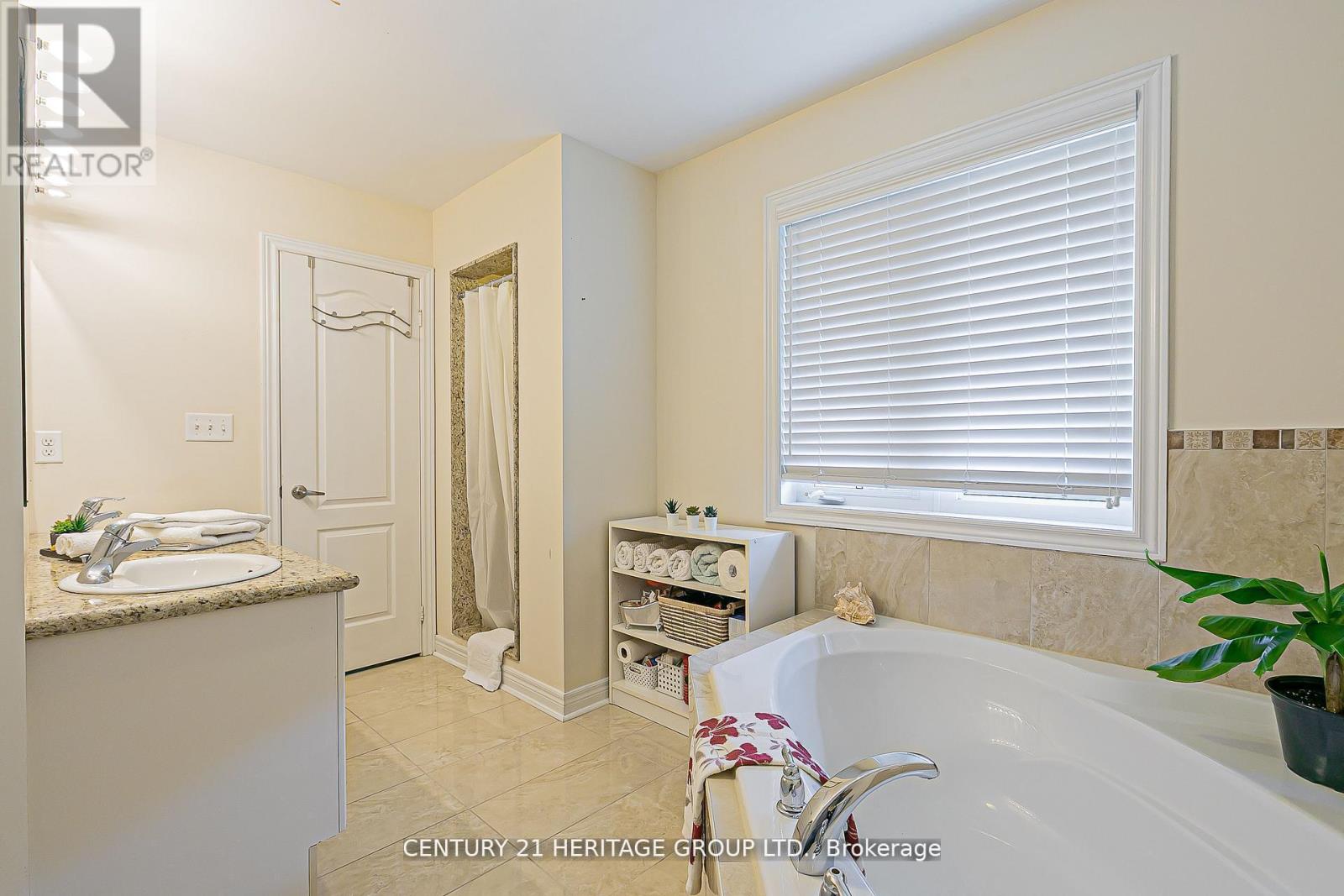 44 Madison Avenue, Richmond Hill, Ontario  L4E 2Z6 - Photo 30 - N12562306