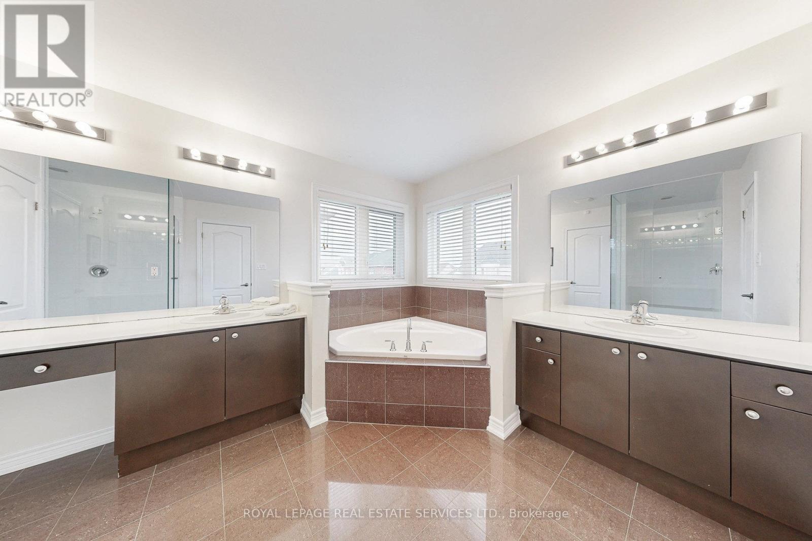 107 Rumsey Road, Vaughan, Ontario  L6A 4L8 - Photo 22 - N12562346