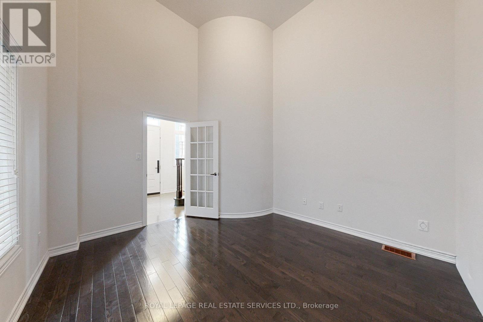 107 Rumsey Road, Vaughan, Ontario  L6A 4L8 - Photo 5 - N12562346