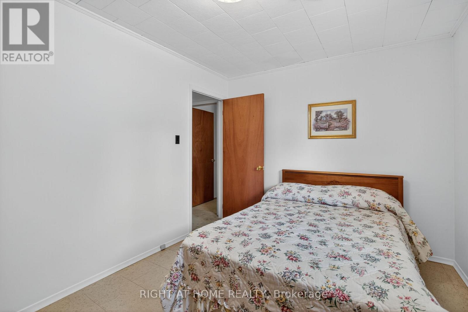 167 Margaret Street, Essa, Ontario  L0M 1B0 - Photo 15 - N12562352