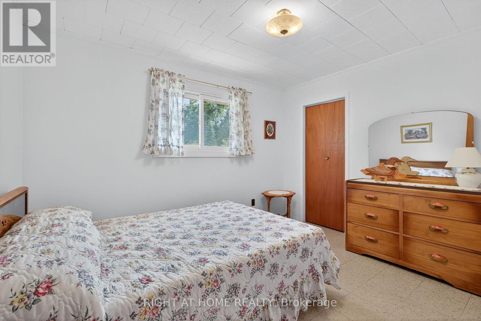 167 Margaret Street, Essa, Ontario  L0M 1B0 - Photo 17 - N12562352