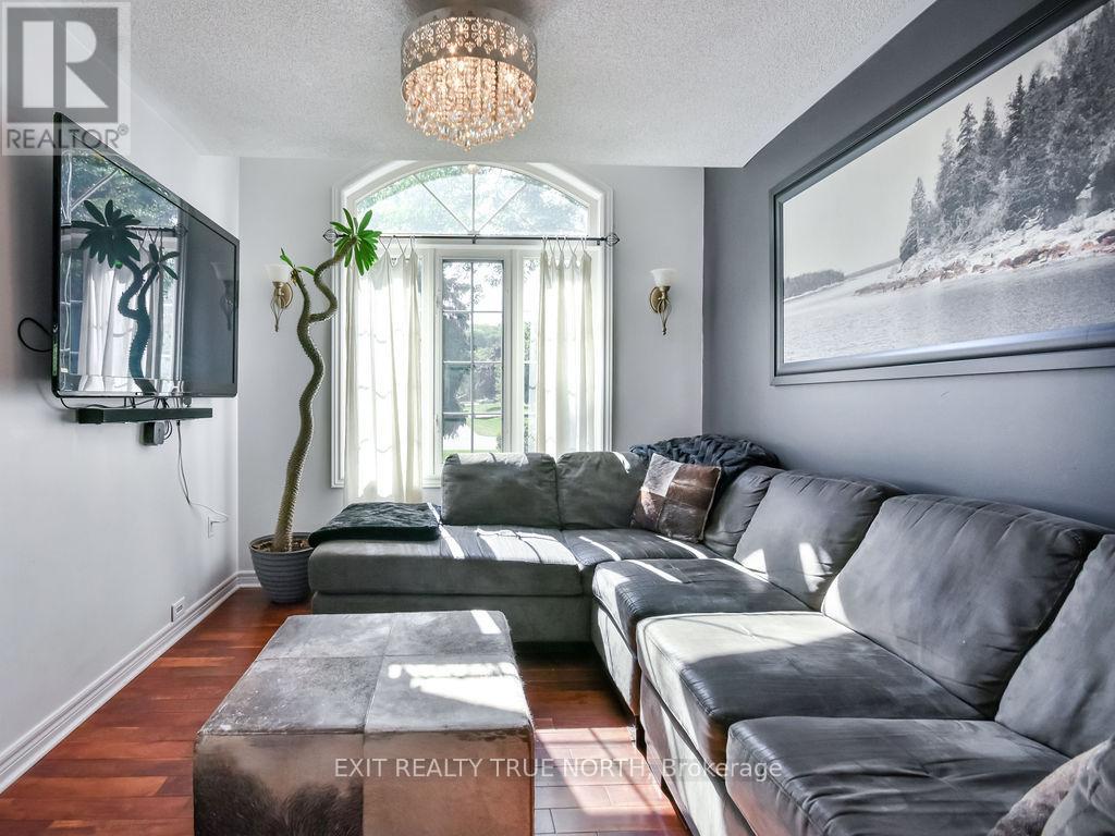 28 Nicholson Crescent, Springwater, Ontario  L9X 0G9 - Photo 17 - S12562304