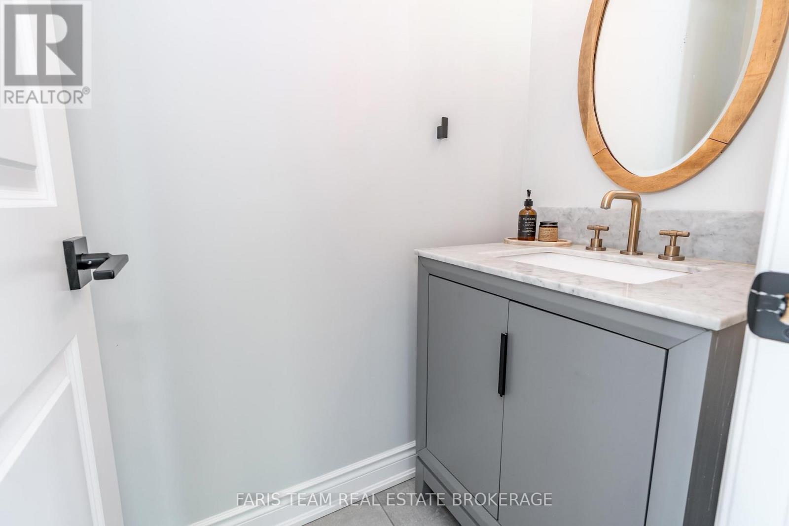 38 Nelson Street, Clearview (Creemore), Ontario  L0M 1G0 - Photo 19 - S12562388