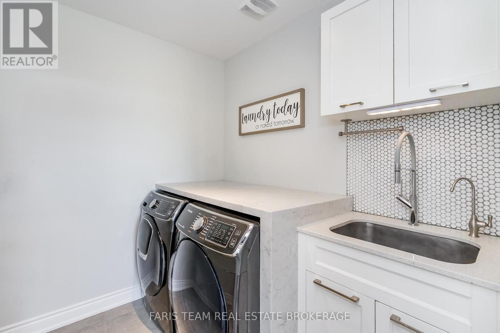 38 Nelson Street, Clearview (Creemore), Ontario  L0M 1G0 - Photo 20 - S12562388