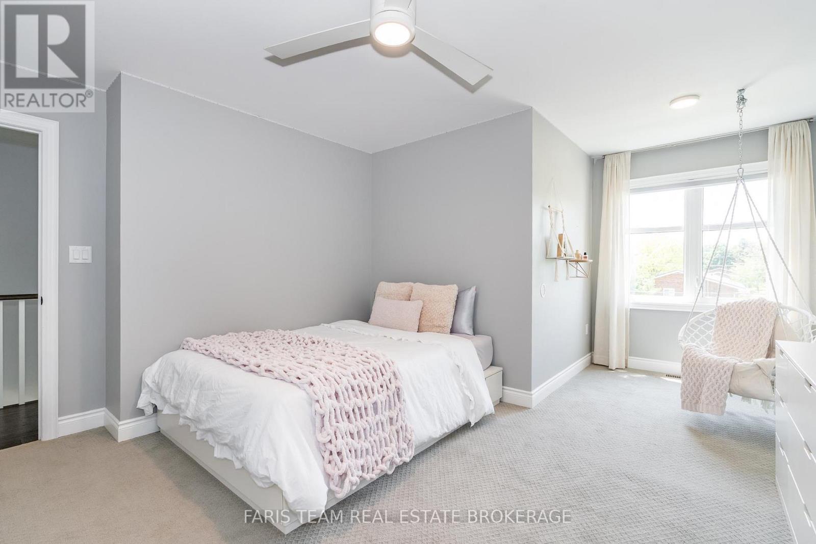 38 Nelson Street, Clearview (Creemore), Ontario  L0M 1G0 - Photo 25 - S12562388