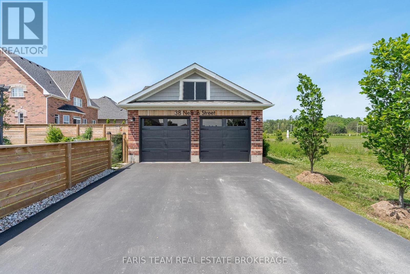 38 Nelson Street, Clearview (Creemore), Ontario  L0M 1G0 - Photo 39 - S12562388