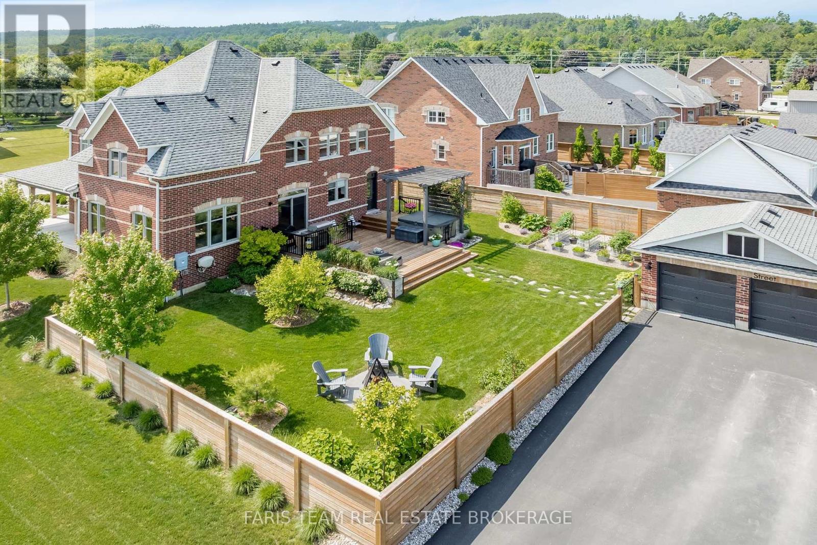 38 Nelson Street, Clearview (Creemore), Ontario  L0M 1G0 - Photo 41 - S12562388