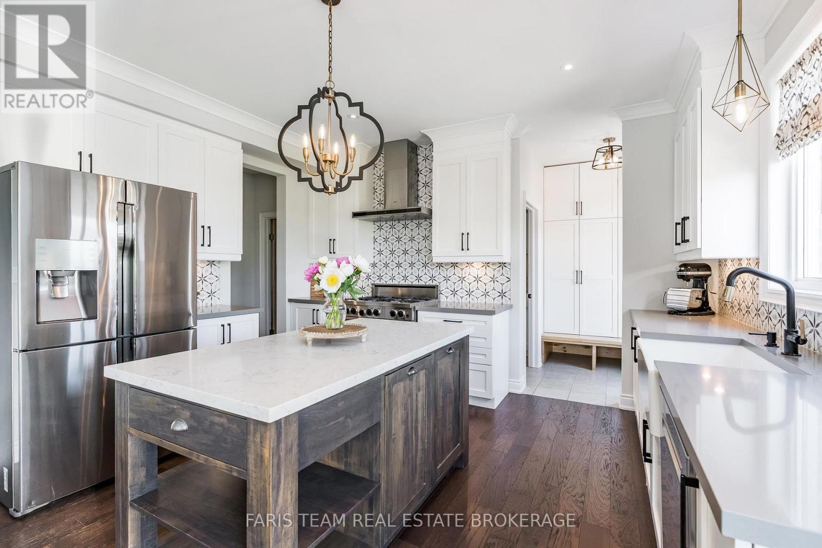 38 Nelson Street, Clearview (Creemore), Ontario  L0M 1G0 - Photo 8 - S12562388