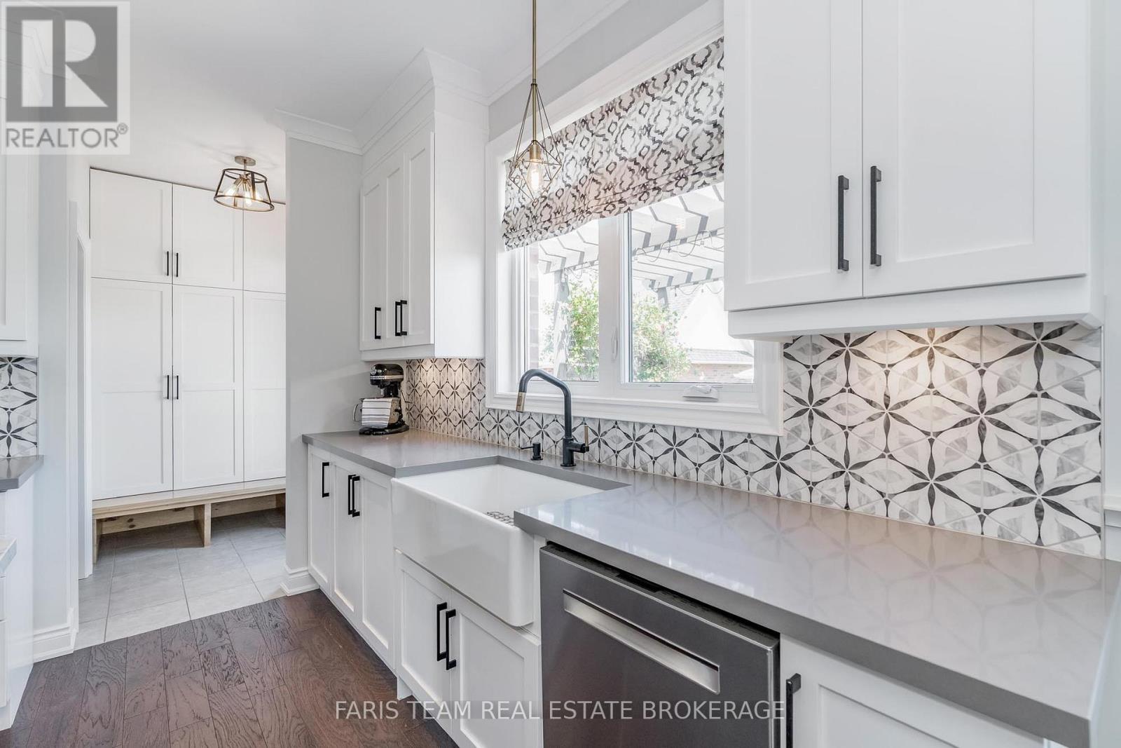 38 Nelson Street, Clearview (Creemore), Ontario  L0M 1G0 - Photo 9 - S12562388