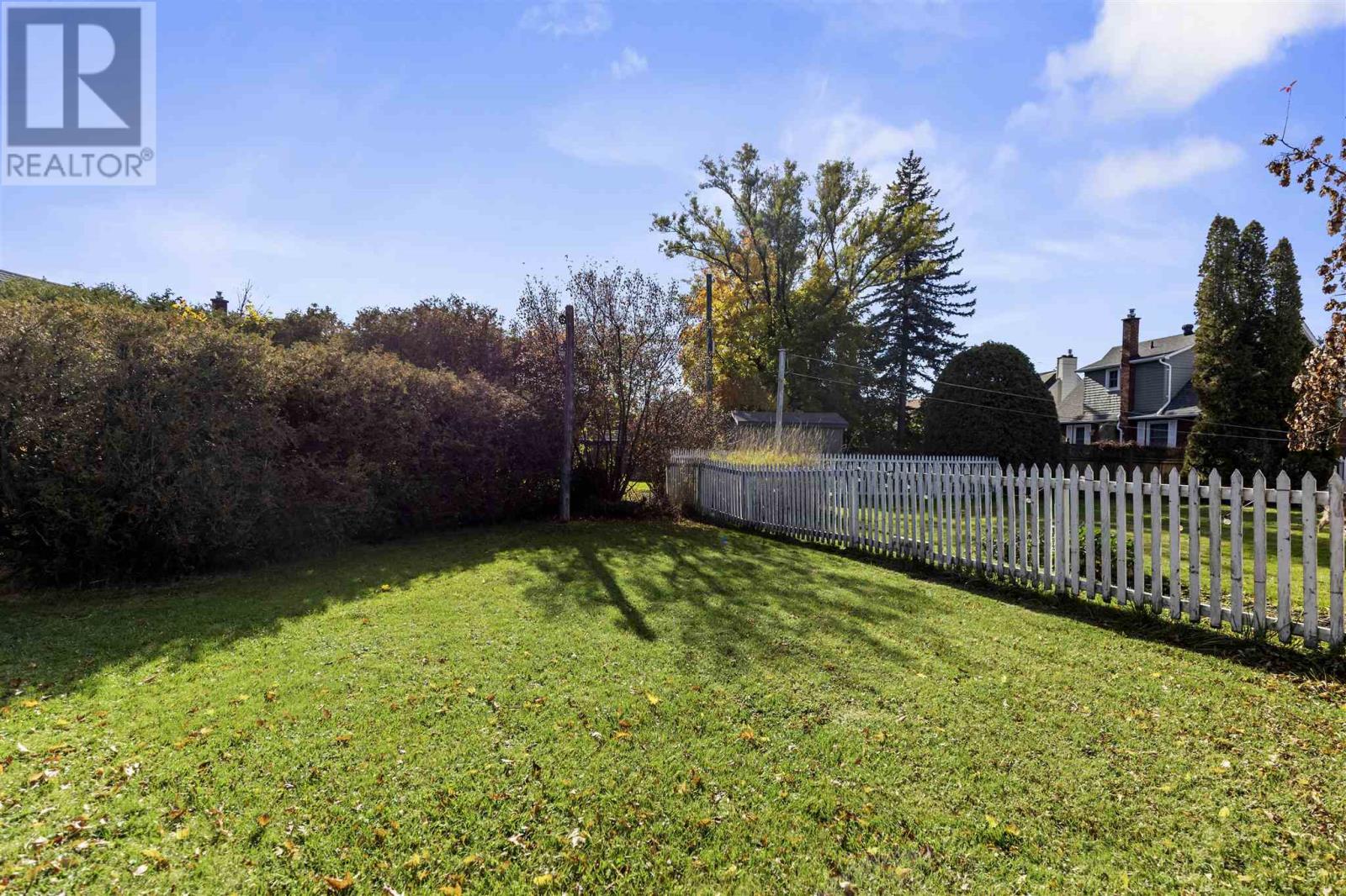 183 Upton Rd, Sault Ste. Marie, Ontario  P6A 3W5 - Photo 27 - SM253123