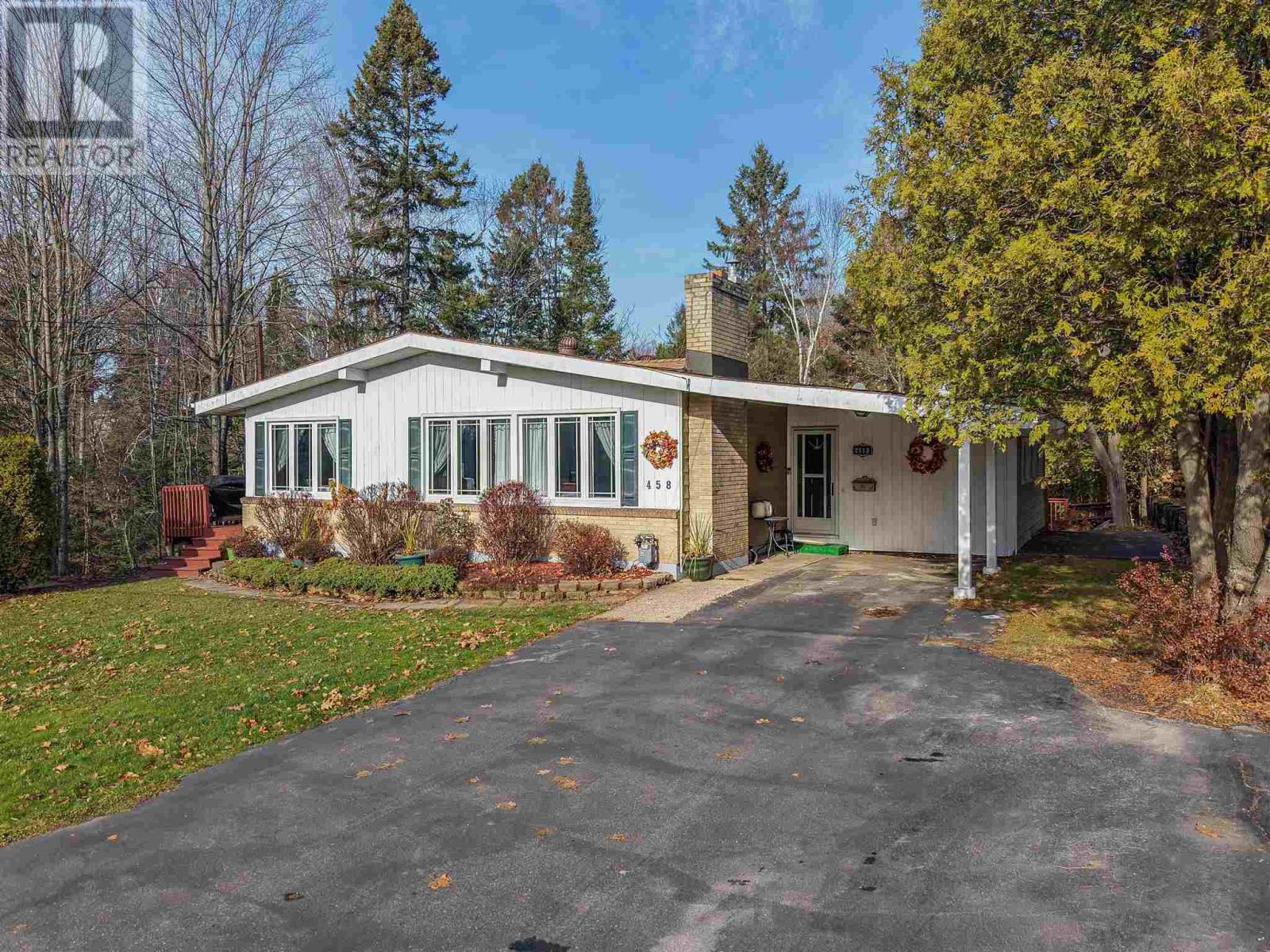 458 Macdonald Ave, Sault Ste. Marie, Ontario  P6B 1H9 - Photo 3 - SM253278