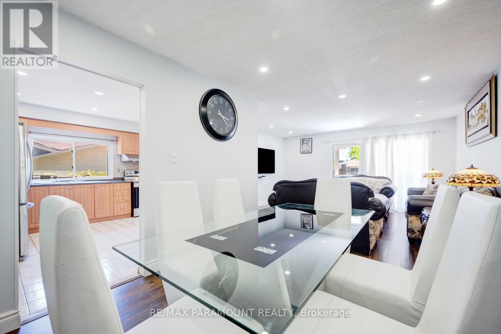 3197 Candela Drive, Mississauga, Ontario  L5A 2T9 - Photo 13 - W12562168