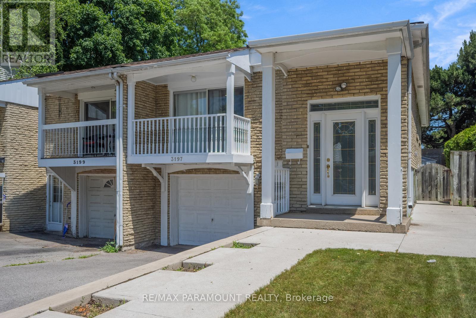 3197 Candela Drive, Mississauga, Ontario  L5A 2T9 - Photo 3 - W12562168