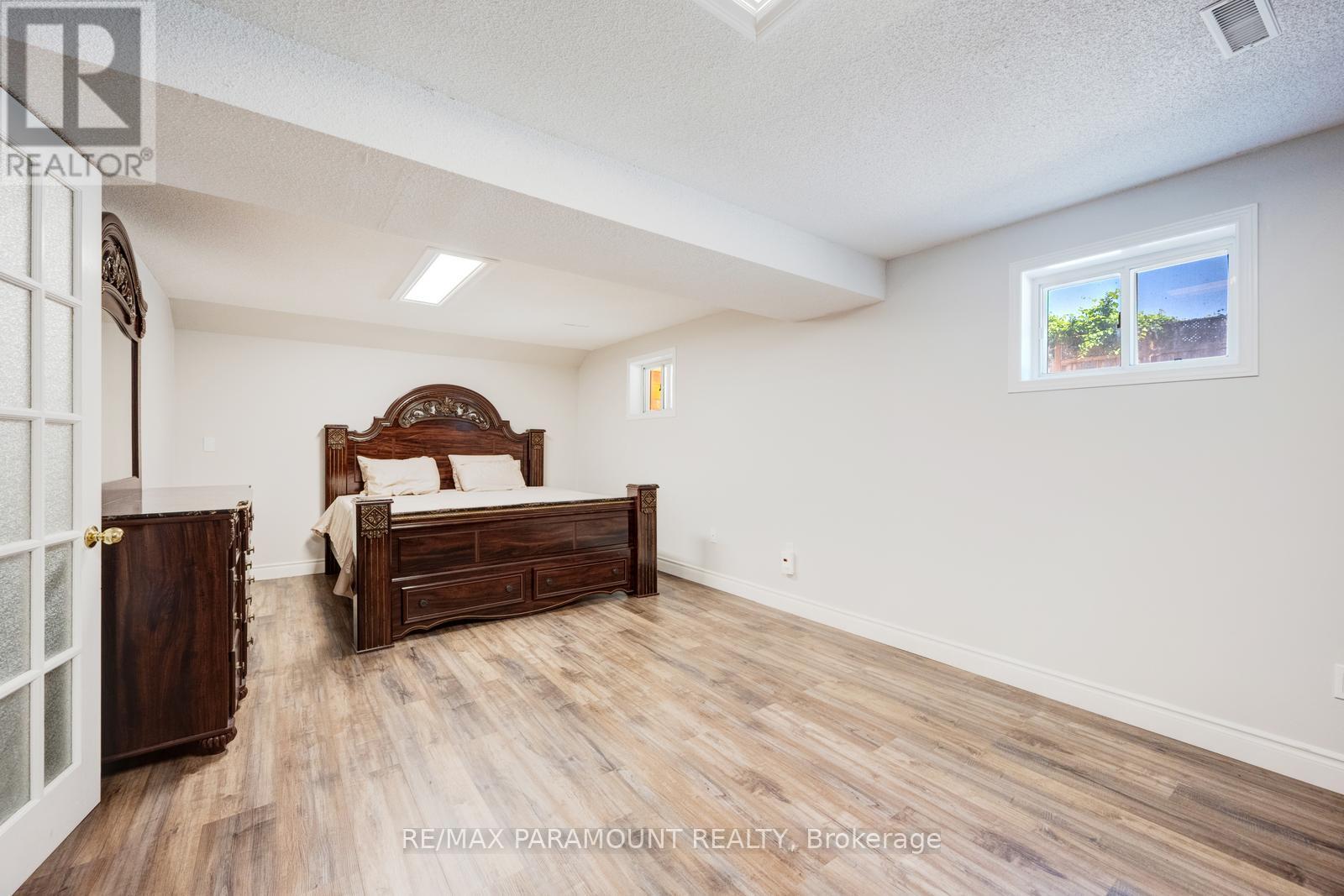 3197 Candela Drive, Mississauga, Ontario  L5A 2T9 - Photo 36 - W12562168