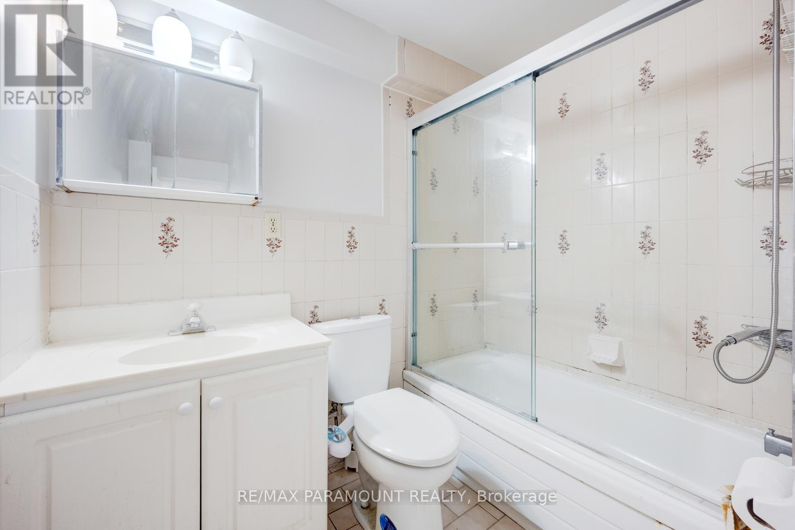 3197 Candela Drive, Mississauga, Ontario  L5A 2T9 - Photo 38 - W12562168