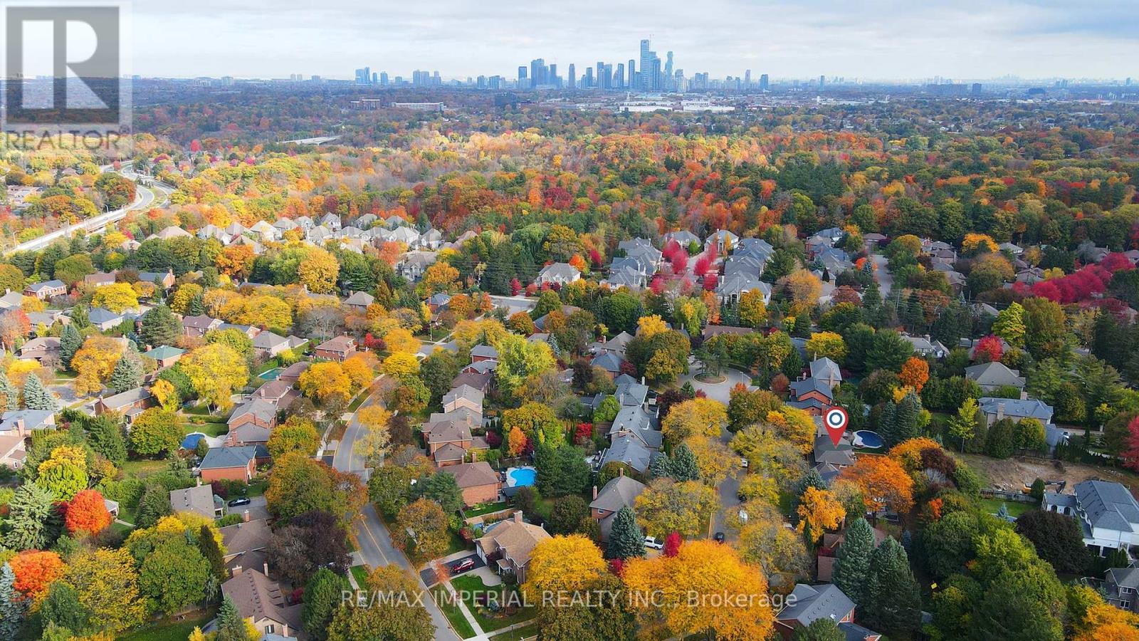 1832 Pine Siskin Court, Mississauga, Ontario  L5L 2Y3 - Photo 3 - W12562190