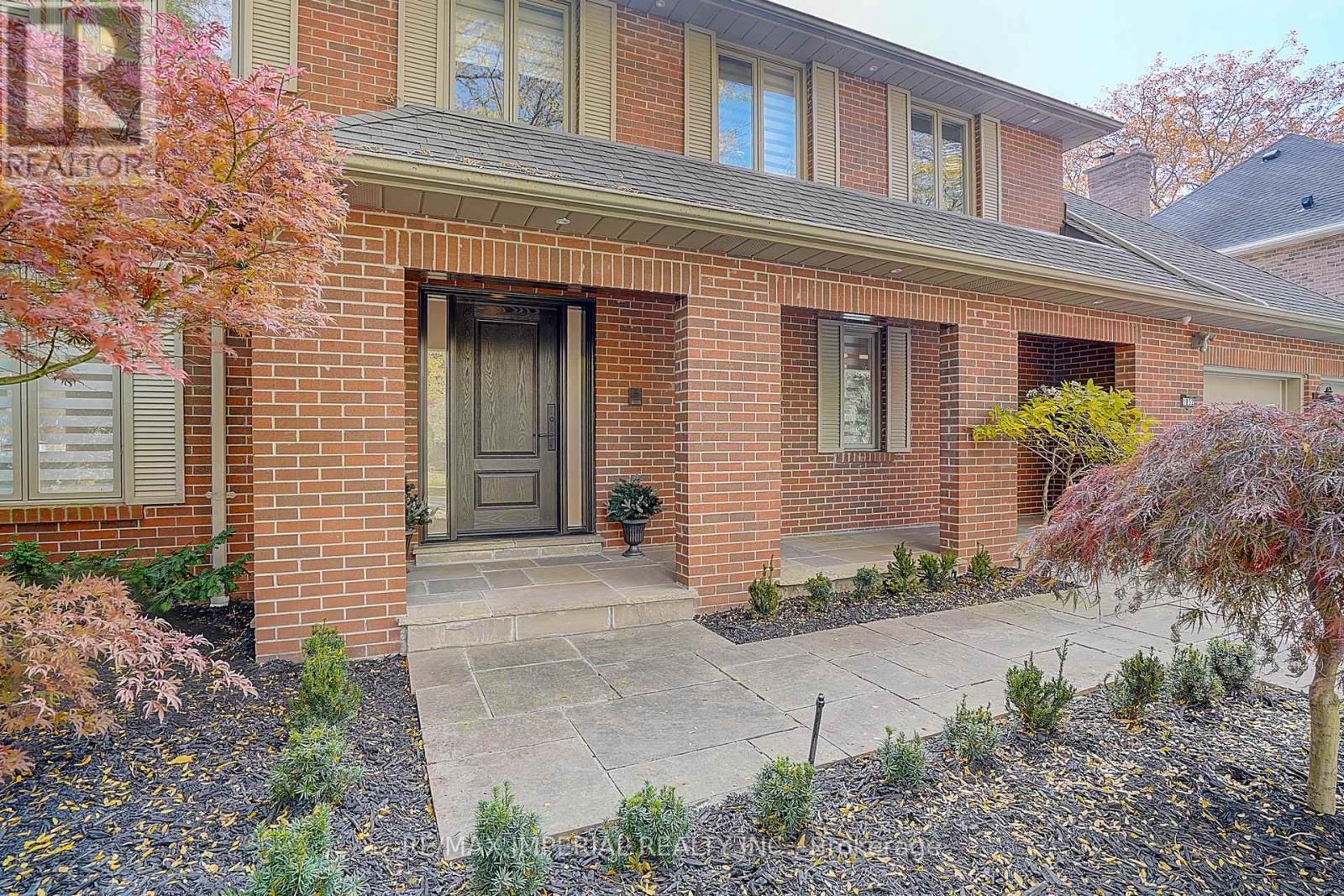 1832 Pine Siskin Court, Mississauga, Ontario  L5L 2Y3 - Photo 7 - W12562190