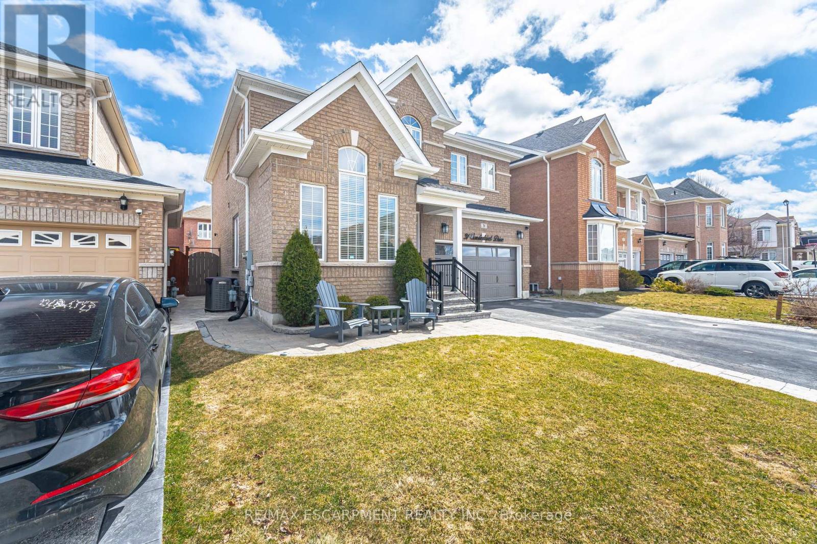 31 Vanderbrink Drive, Brampton, Ontario  L6R 0E6 - Photo 4 - W12562196