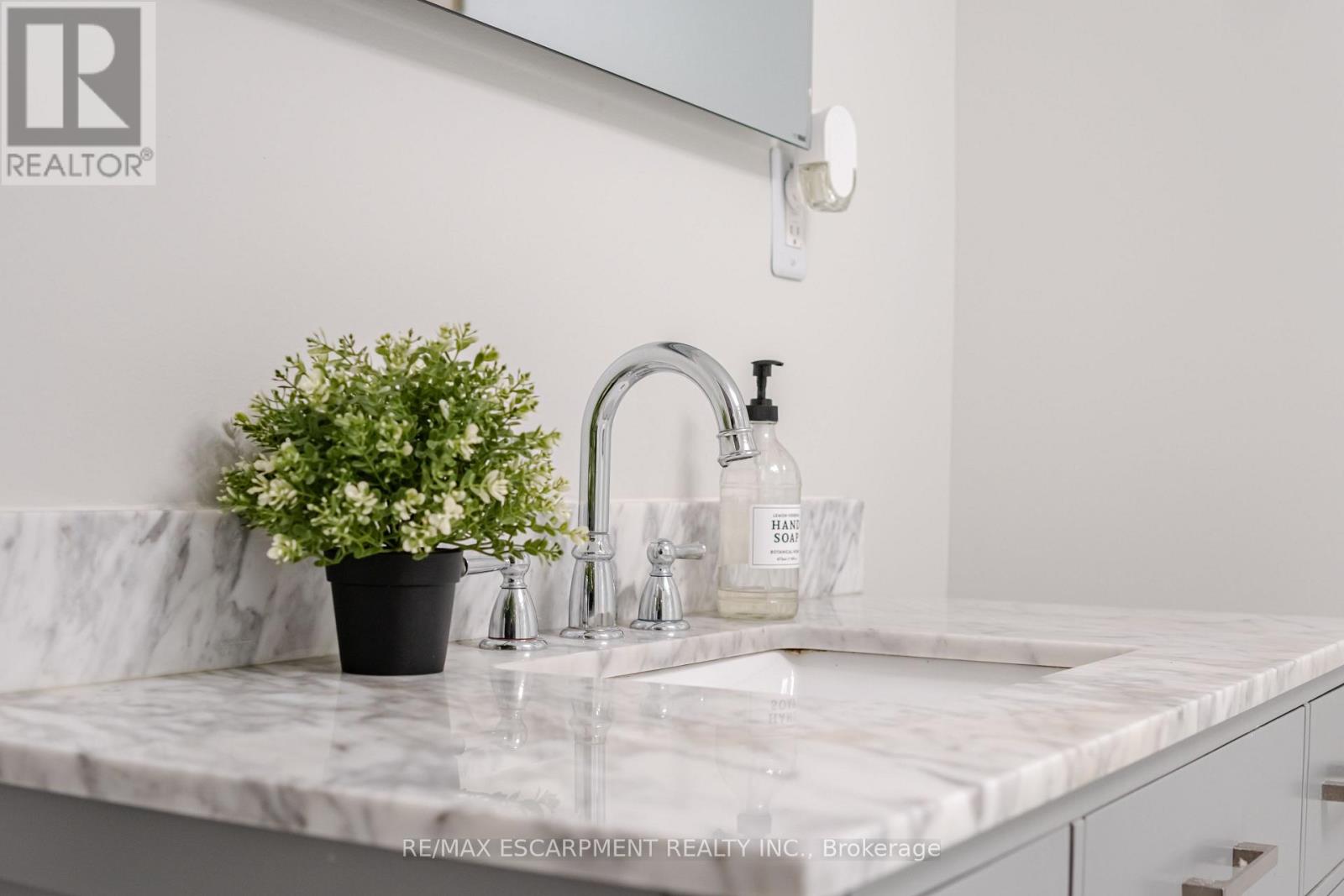 31 Vanderbrink Drive, Brampton, Ontario  L6R 0E6 - Photo 45 - W12562196