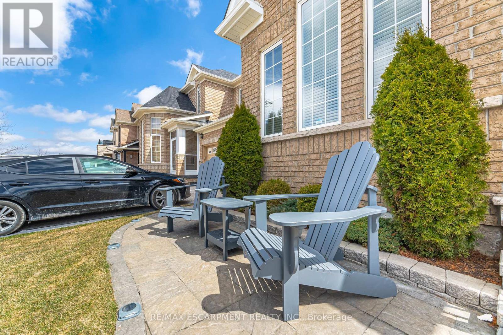 31 Vanderbrink Drive, Brampton, Ontario  L6R 0E6 - Photo 5 - W12562196