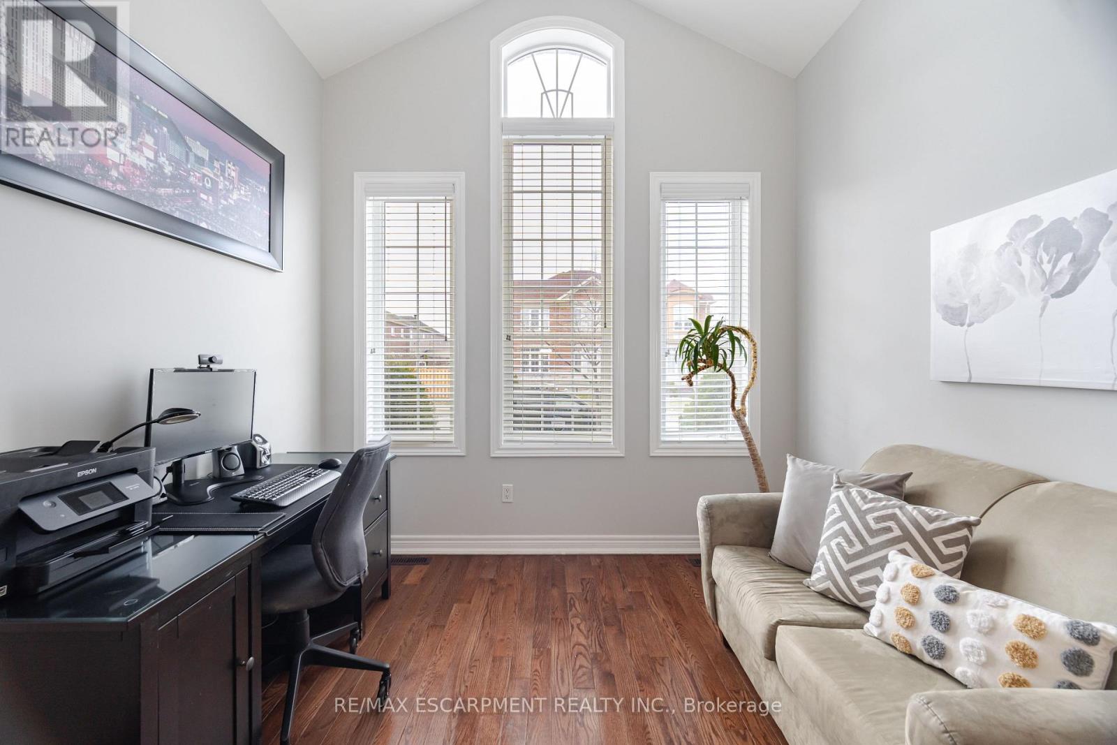 31 Vanderbrink Drive, Brampton, Ontario  L6R 0E6 - Photo 8 - W12562196