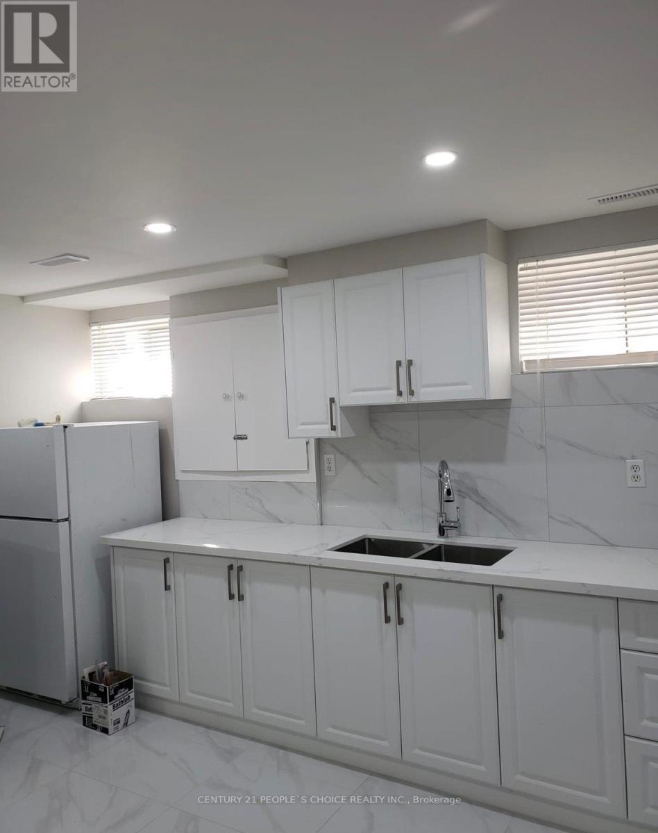 147 Bruce Beer Drive, Brampton, Ontario  L6V 3J2 - Photo 2 - W12562204