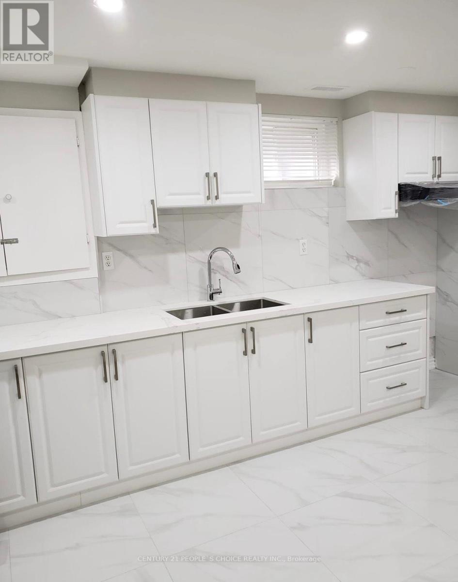 147 Bruce Beer Drive, Brampton, Ontario  L6V 3J2 - Photo 3 - W12562204