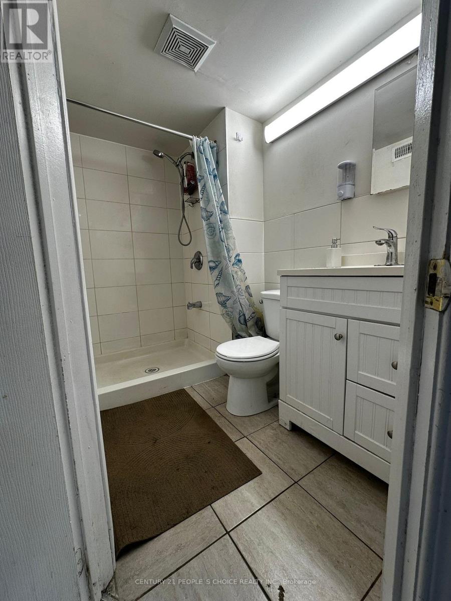 147 Bruce Beer Drive, Brampton, Ontario  L6V 3J2 - Photo 4 - W12562204