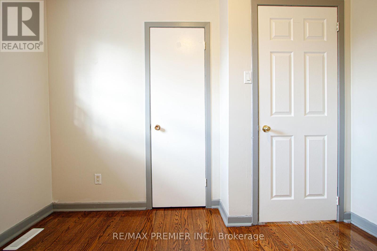 12 Annabelle Drive, Toronto, Ontario  M9V 3B6 - Photo 17 - W12562206