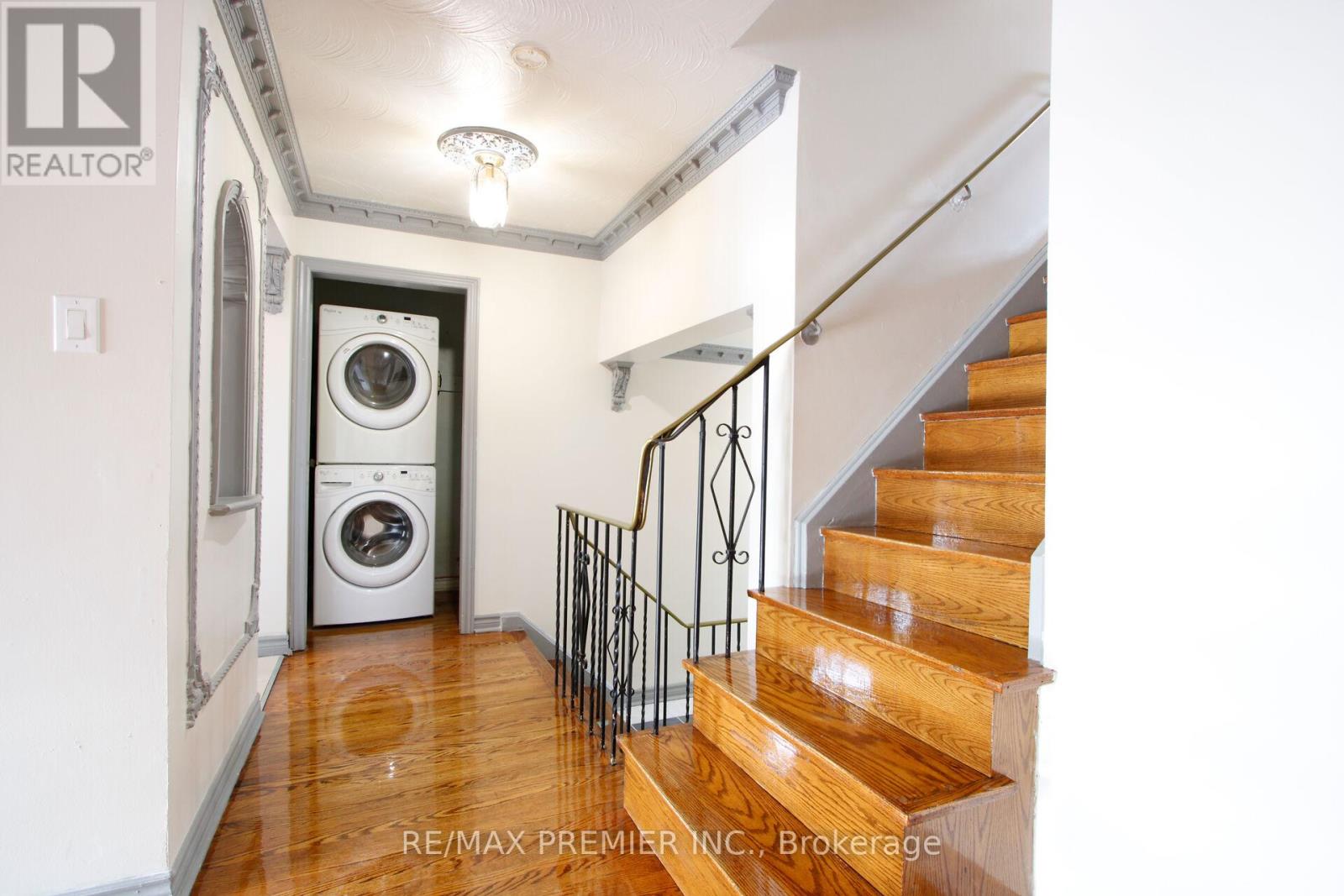 12 Annabelle Drive, Toronto, Ontario  M9V 3B6 - Photo 8 - W12562206