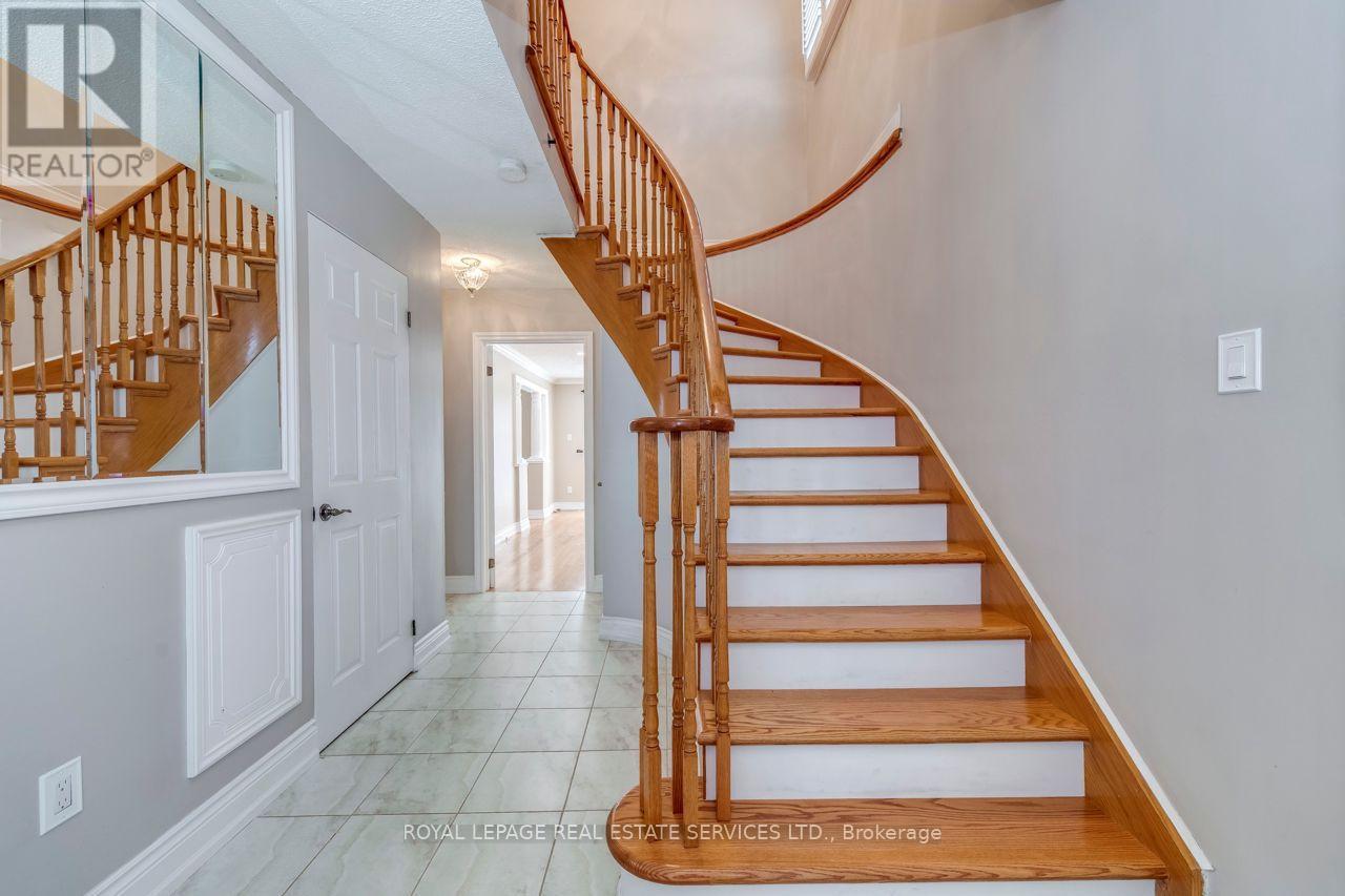 5254 Astwell Avenue, Mississauga, Ontario  L5R 3H8 - Photo 15 - W12562220