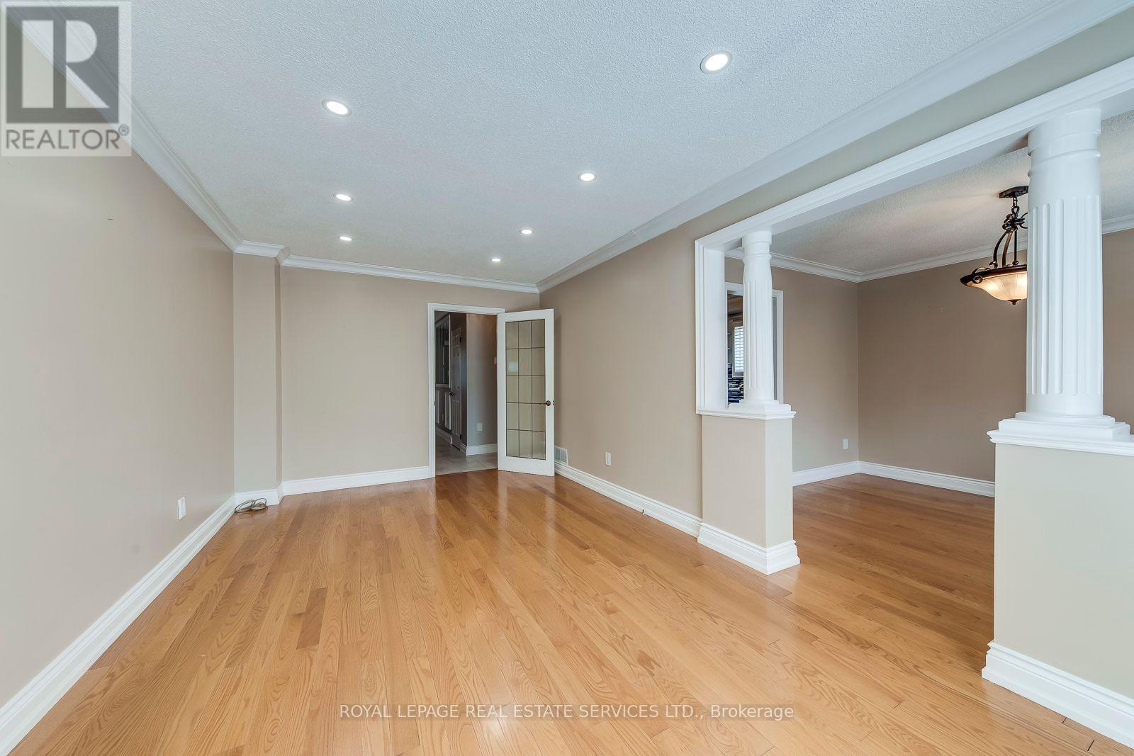 5254 Astwell Avenue, Mississauga, Ontario  L5R 3H8 - Photo 5 - W12562220