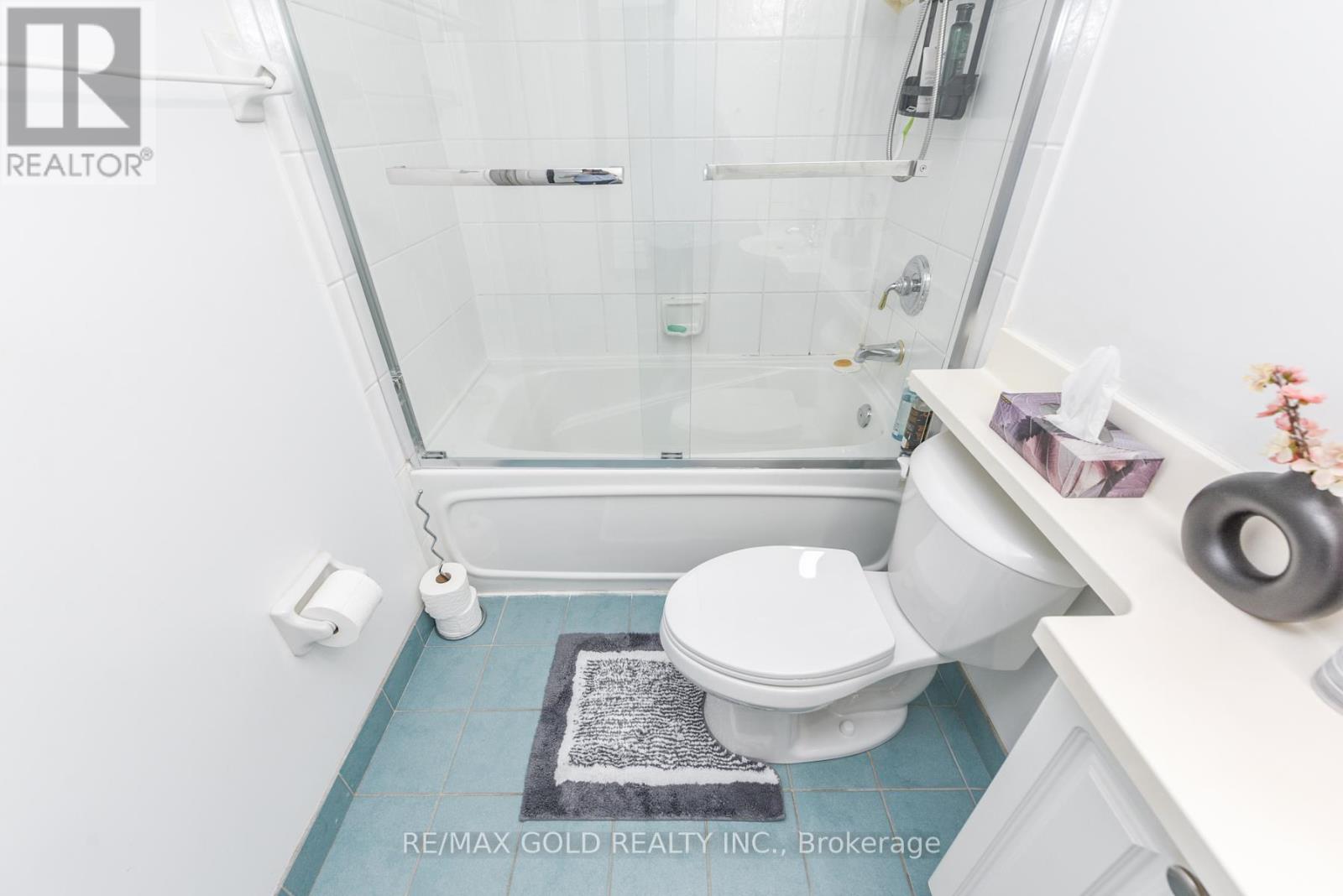 211 - 17 Michael Power Place, Toronto, Ontario  M9A 5G5 - Photo 14 - W12562264