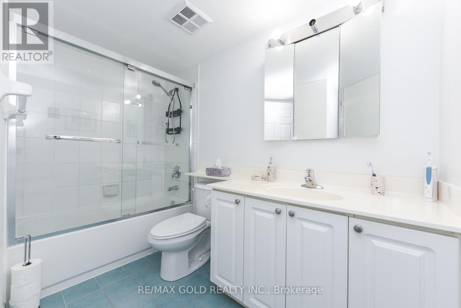 211 - 17 Michael Power Place, Toronto, Ontario  M9A 5G5 - Photo 19 - W12562264