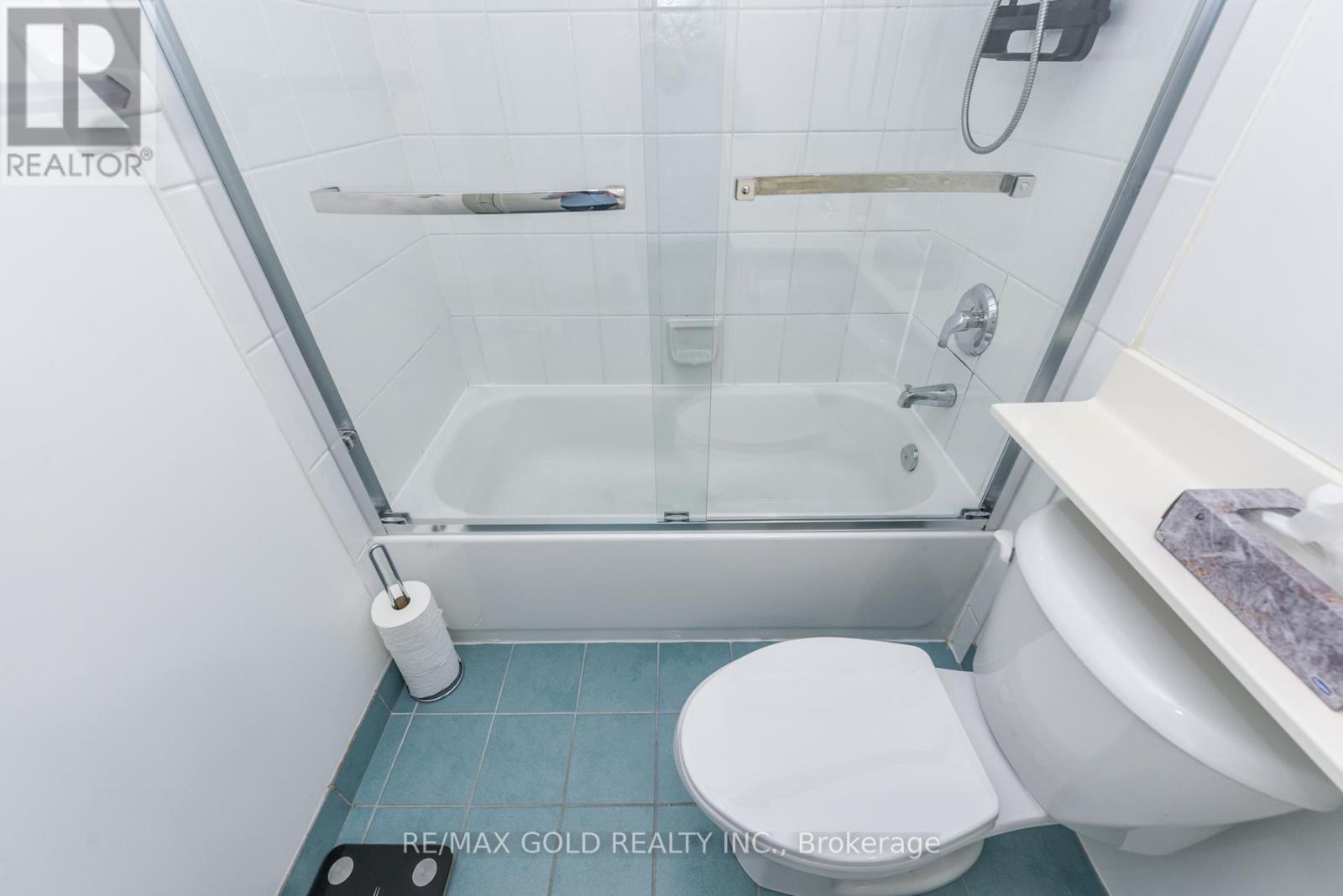 211 - 17 Michael Power Place, Toronto, Ontario  M9A 5G5 - Photo 21 - W12562264