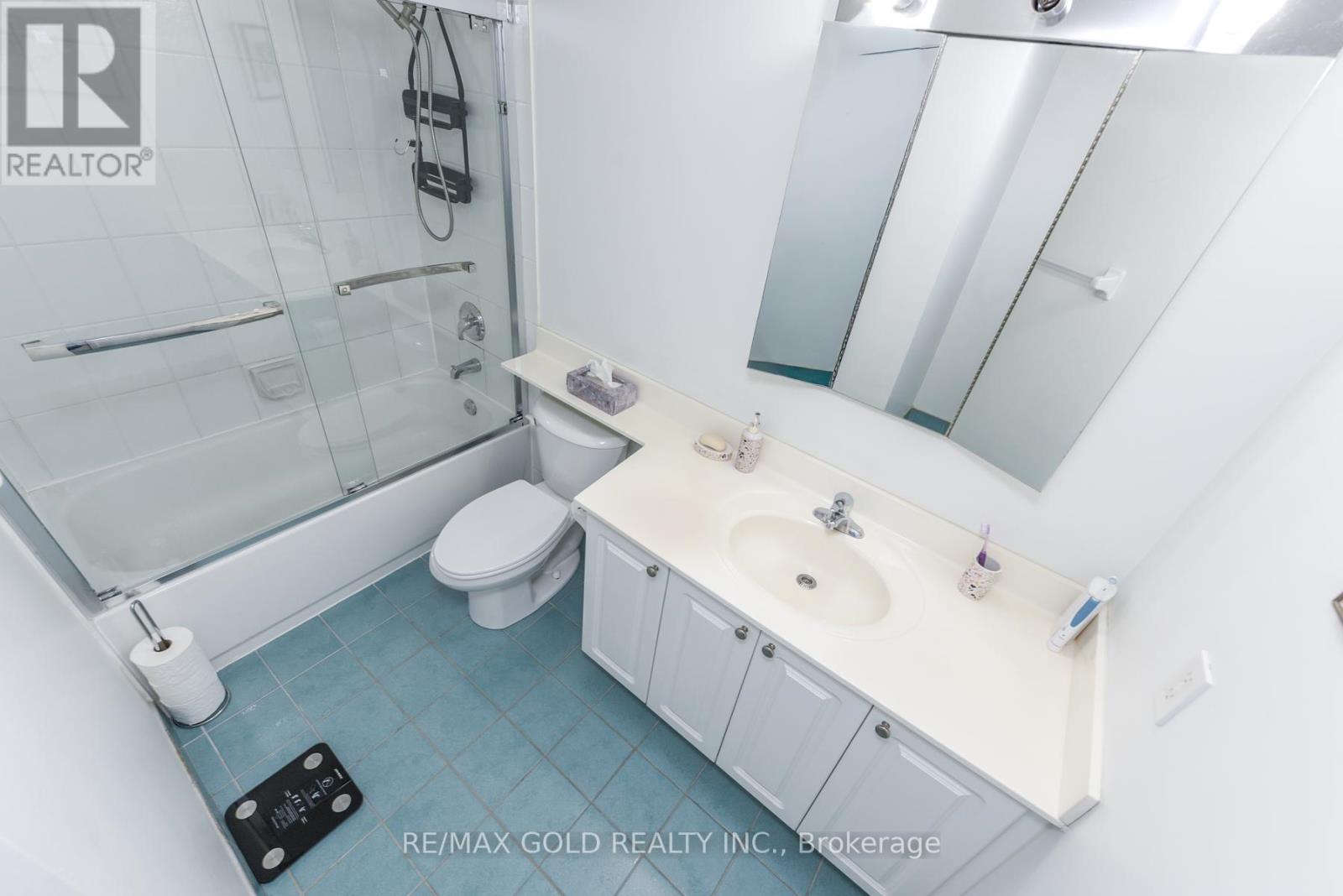 211 - 17 Michael Power Place, Toronto, Ontario  M9A 5G5 - Photo 22 - W12562264