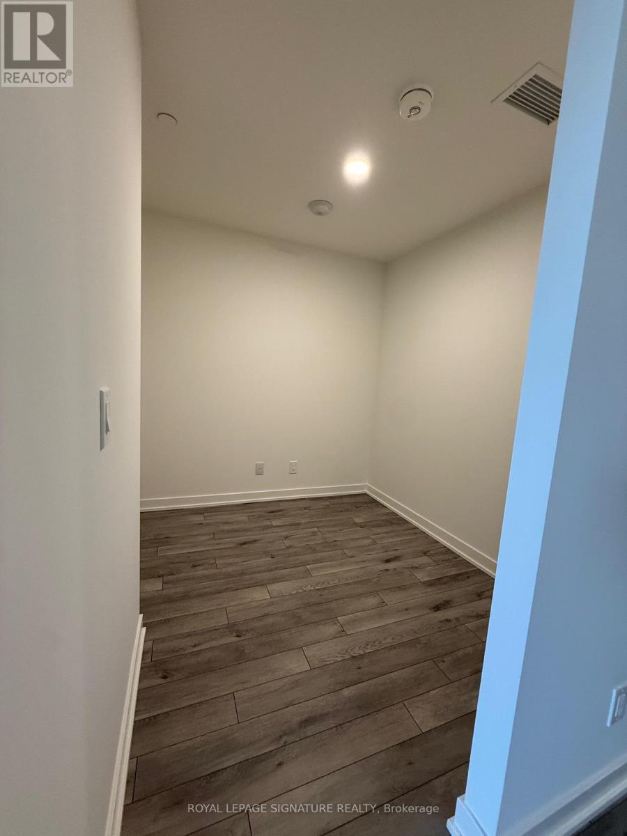 811 - 3071 Trafalgar Road, Oakville, Ontario  L6H 3V6 - Photo 12 - W12562266