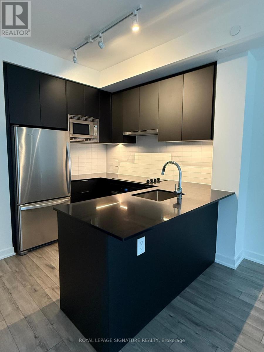 811 - 3071 Trafalgar Road, Oakville, Ontario  L6H 3V6 - Photo 4 - W12562266