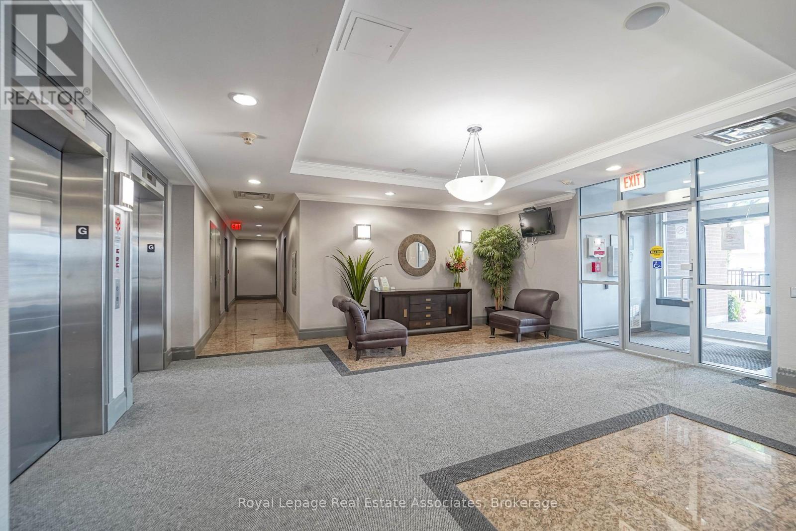 303 - 2772 Keele Street, Toronto, Ontario  M3M 0A3 - Photo 5 - W12562278