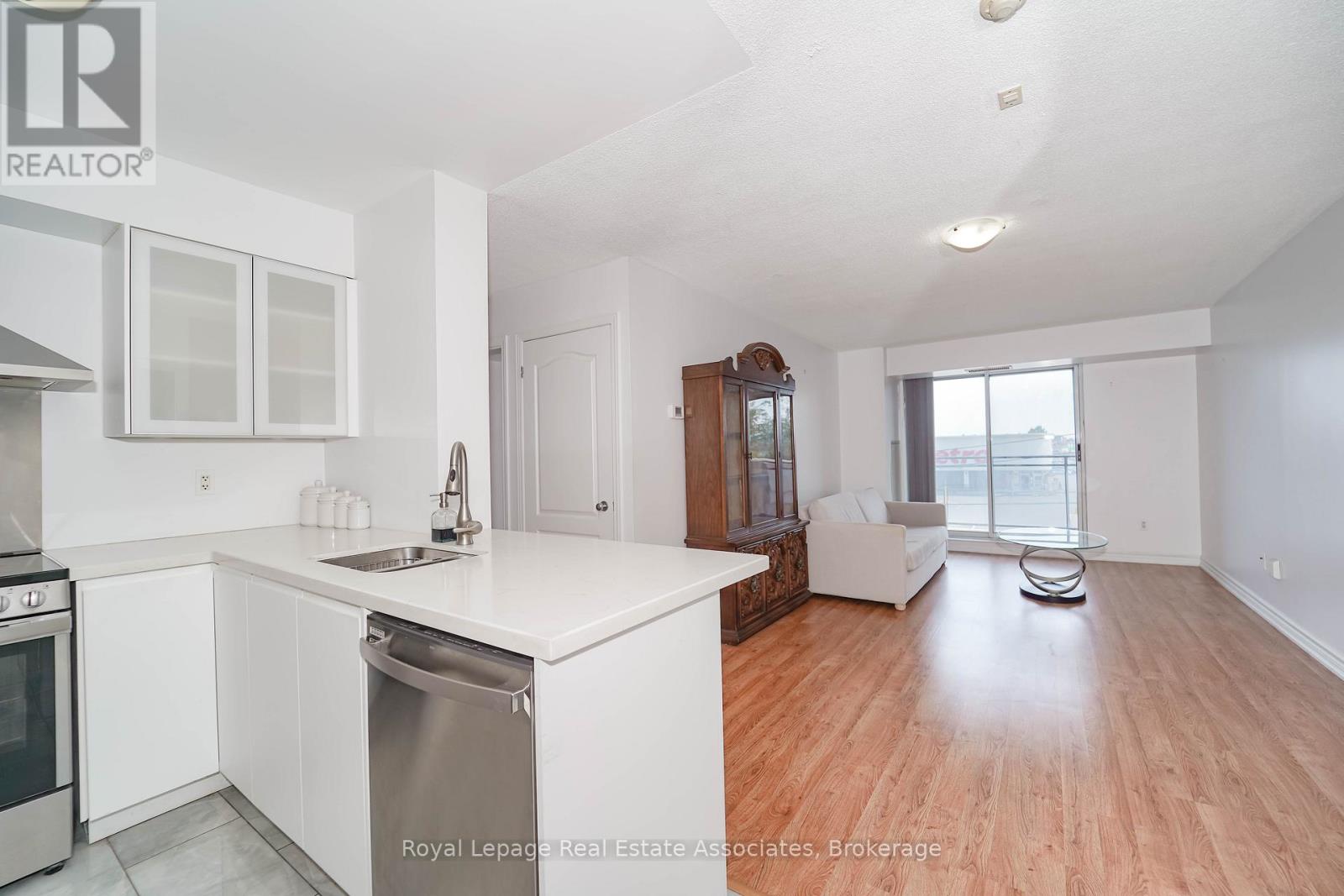 303 - 2772 Keele Street, Toronto, Ontario  M3M 0A3 - Photo 9 - W12562278