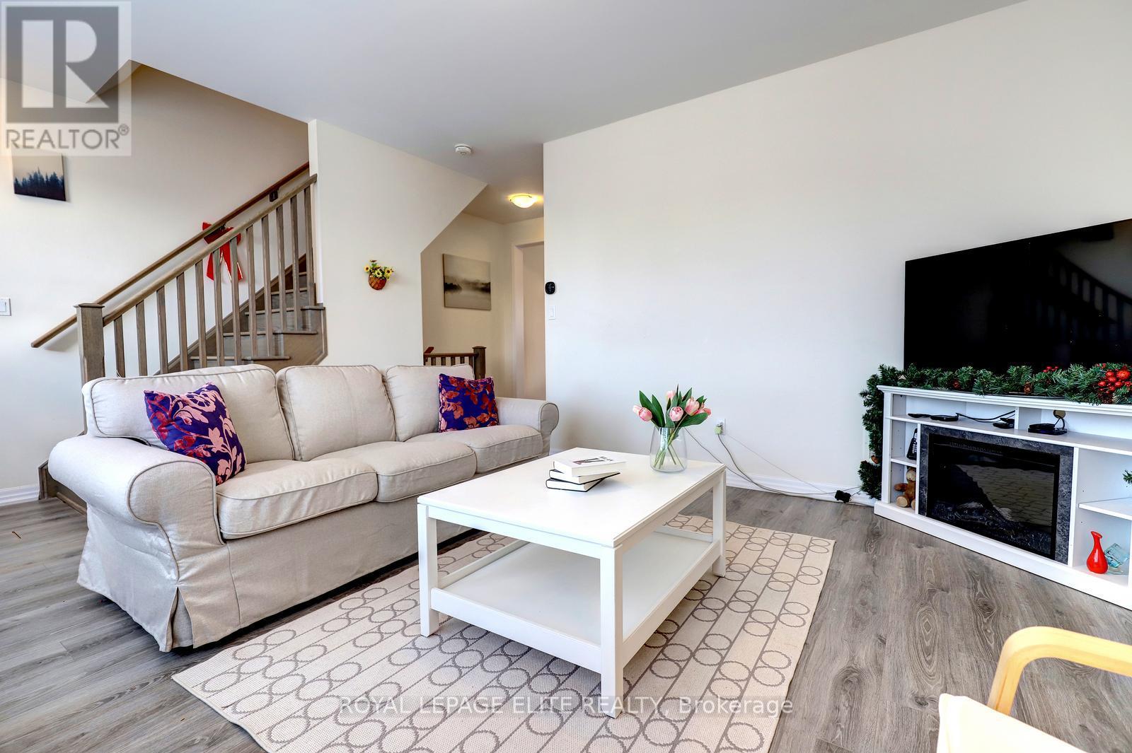 3315 Vardon Way, Oakville, Ontario  L6M 1S1 - Photo 11 - W12562280