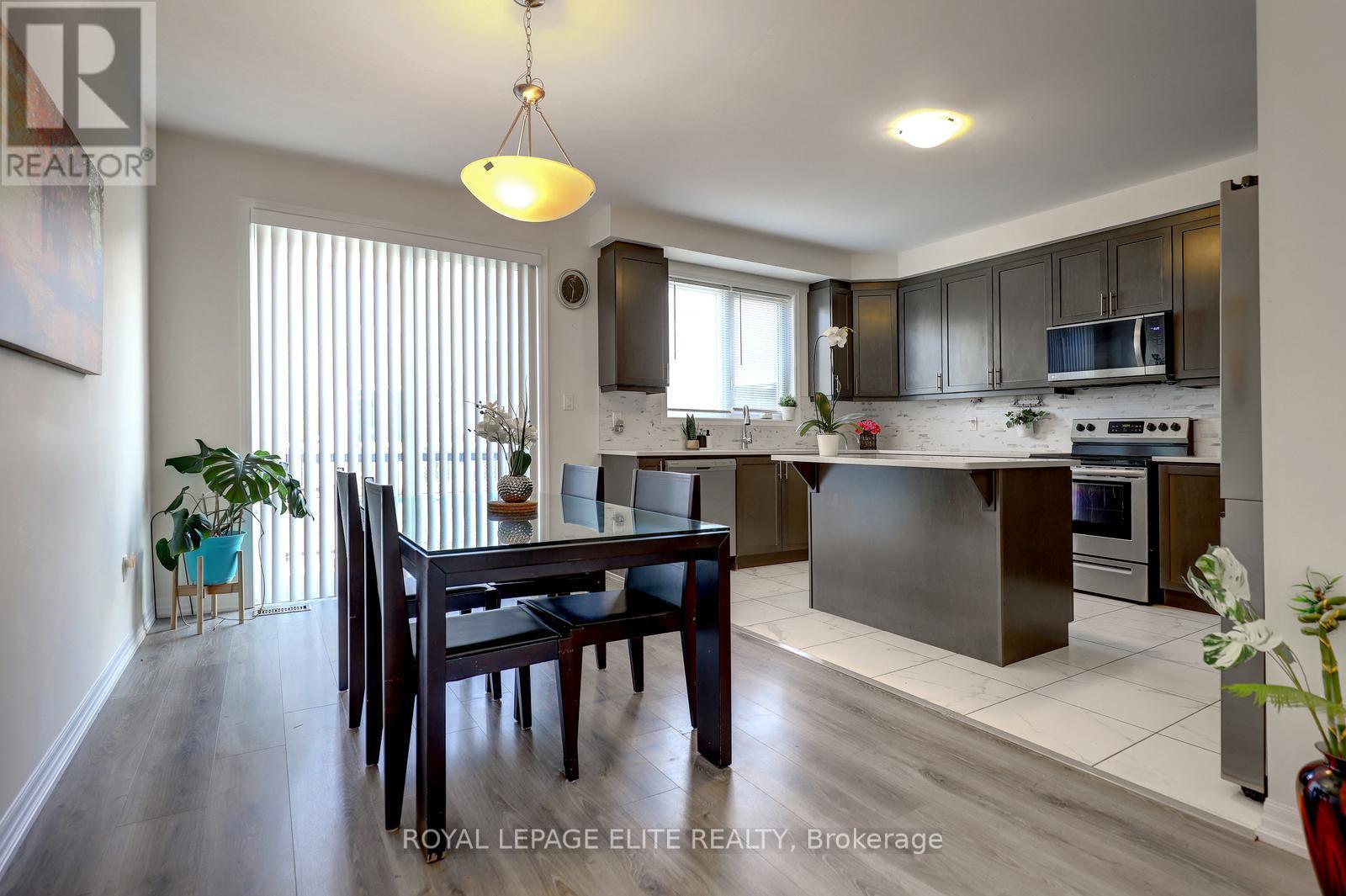 3315 Vardon Way, Oakville, Ontario  L6M 1S1 - Photo 13 - W12562280