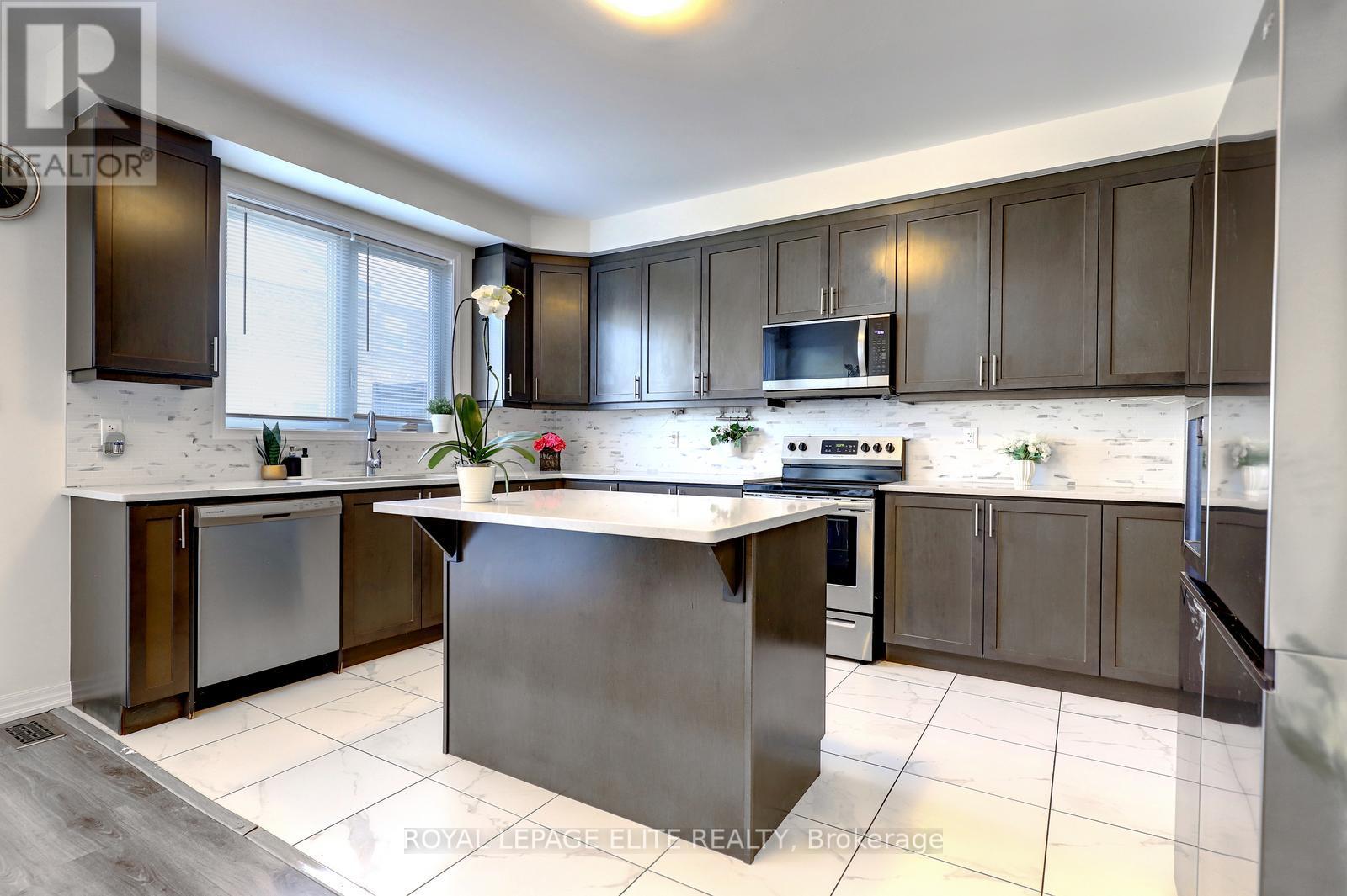 3315 Vardon Way, Oakville, Ontario  L6M 1S1 - Photo 15 - W12562280