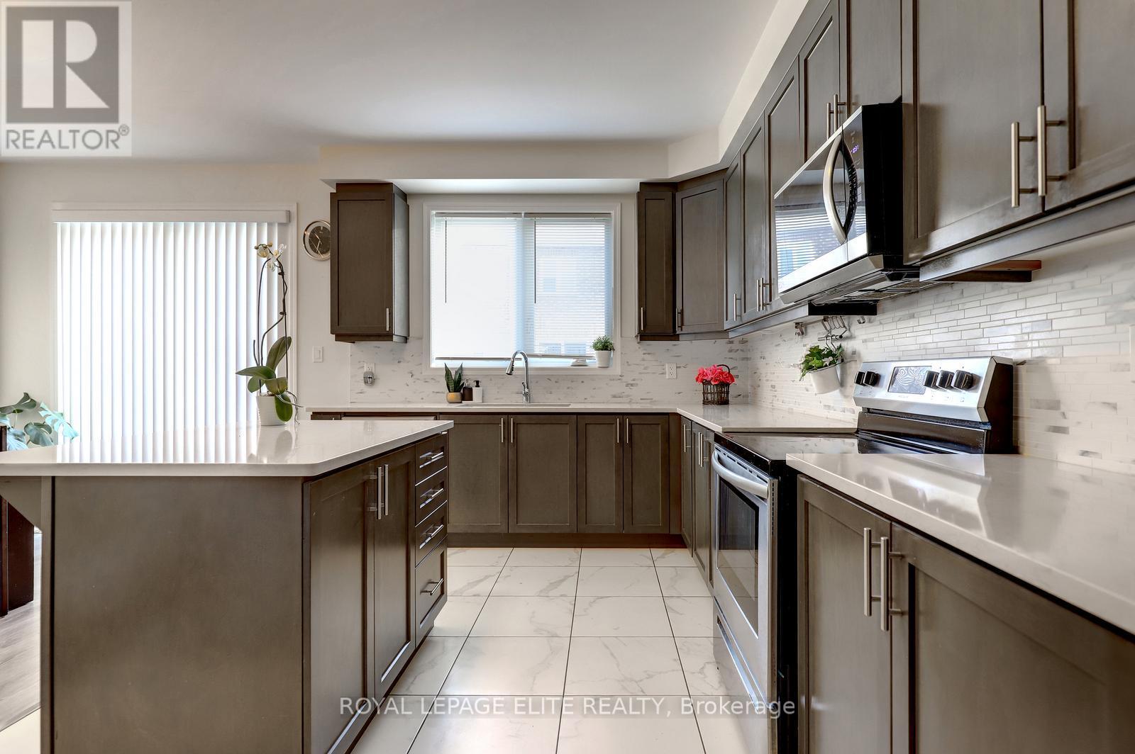 3315 Vardon Way, Oakville, Ontario  L6M 1S1 - Photo 18 - W12562280