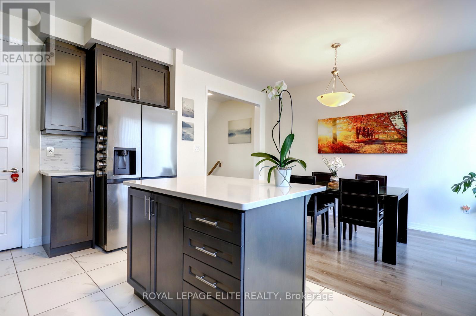 3315 Vardon Way, Oakville, Ontario  L6M 1S1 - Photo 19 - W12562280