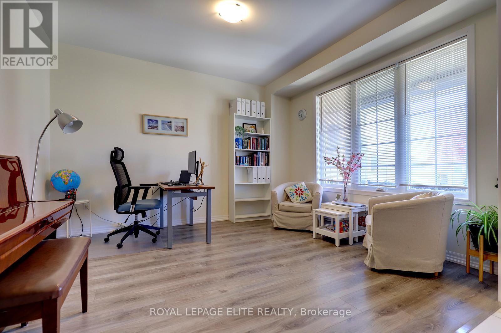 3315 Vardon Way, Oakville, Ontario  L6M 1S1 - Photo 5 - W12562280